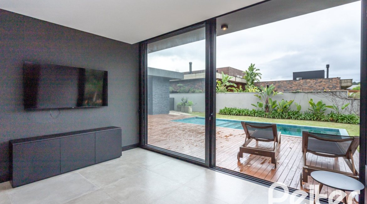 Casa em Condomínio à venda com 327m², 3 dormitórios, 3 suítes, 4 vagas, no bairro Terra Ville em PORTO ALEGRE