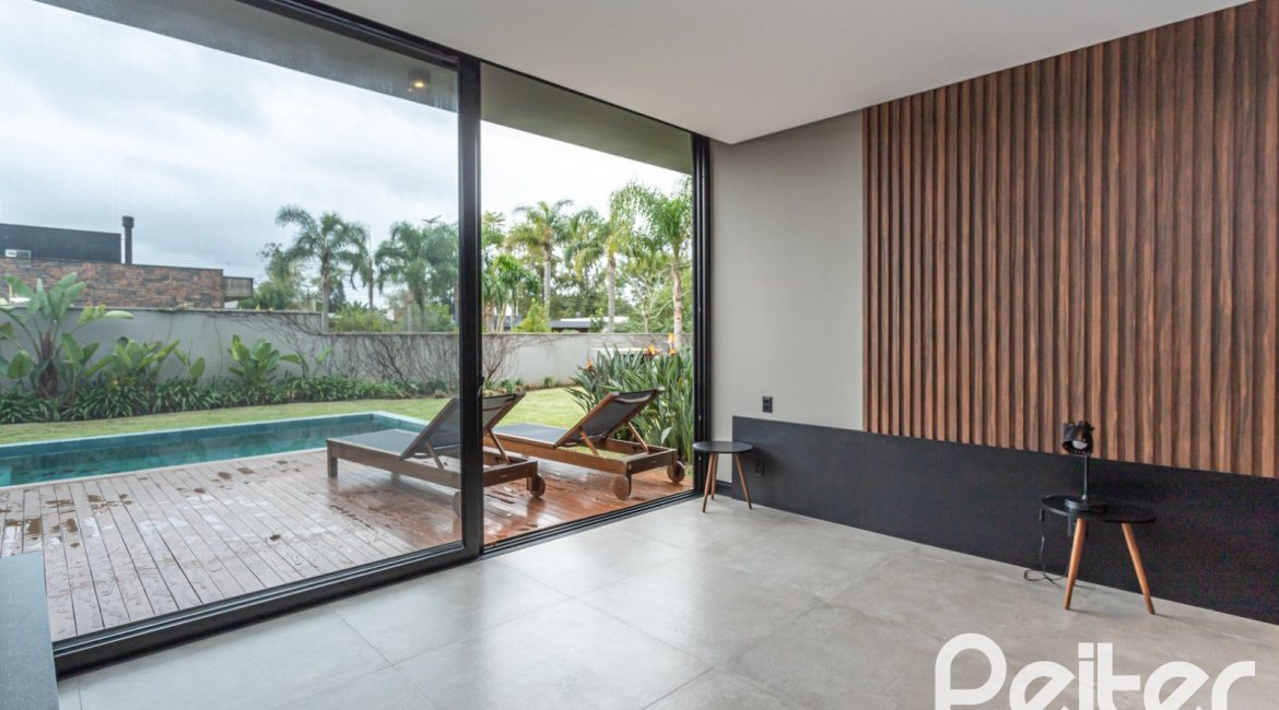 Casa em Condomínio à venda com 327m², 3 dormitórios, 3 suítes, 4 vagas, no bairro Terra Ville em PORTO ALEGRE