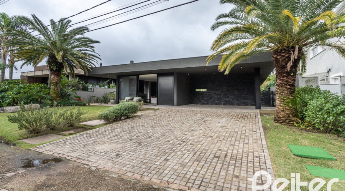 Casa em Condomínio à venda com 327m², 3 dormitórios, 3 suítes, 4 vagas, no bairro Terra Ville em PORTO ALEGRE