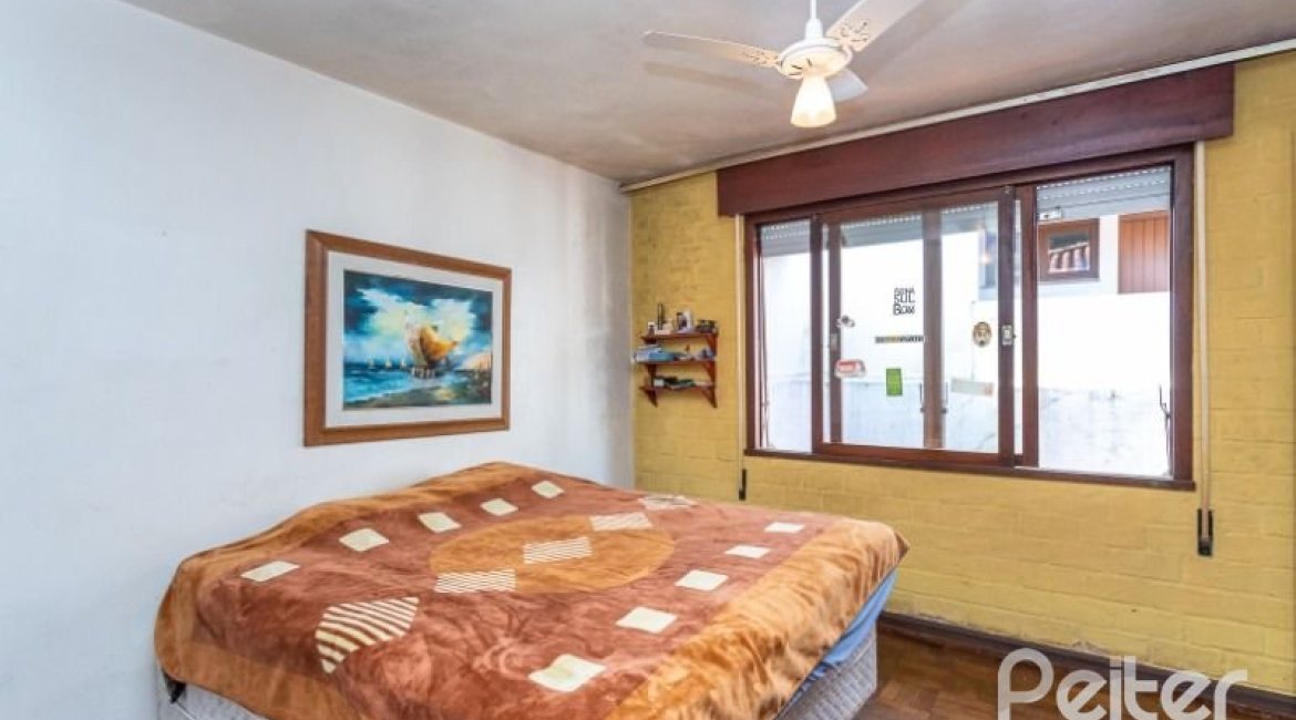 Casa à venda com 300m², 4 dormitórios, 2 suítes, 1 vaga, no bairro Jardim Isabel em Porto Alegre