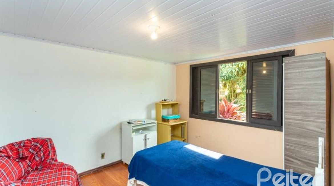 Casa à venda com 300m², 4 dormitórios, 2 suítes, 1 vaga, no bairro Jardim Isabel em Porto Alegre