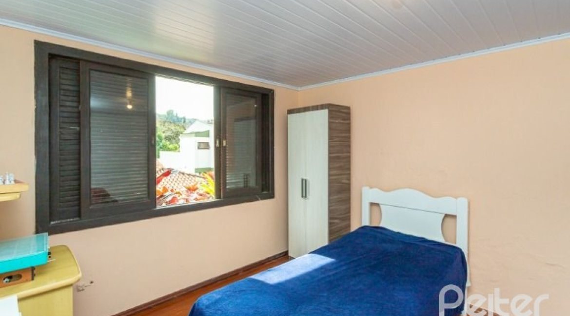 Casa à venda com 300m², 4 dormitórios, 2 suítes, 1 vaga, no bairro Jardim Isabel em Porto Alegre