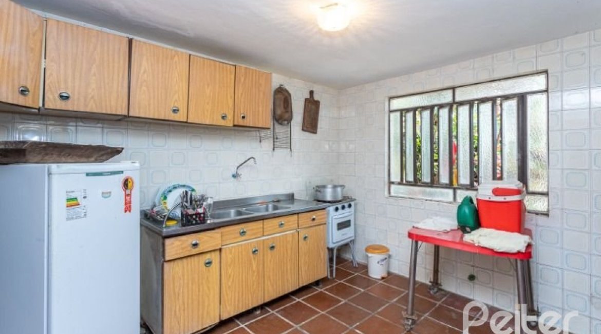 Casa à venda com 300m², 4 dormitórios, 2 suítes, 1 vaga, no bairro Jardim Isabel em Porto Alegre