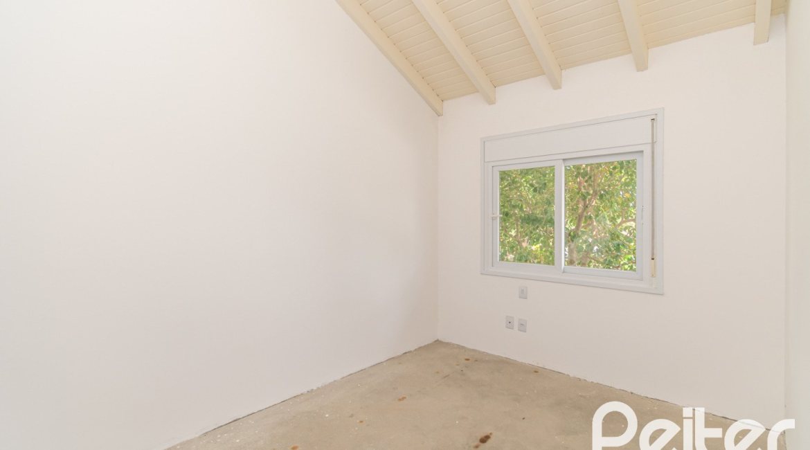 Casa à venda com 265m², 3 dormitórios, 3 suítes, 4 vagas, no bairro Vila Assunção em Porto Alegre