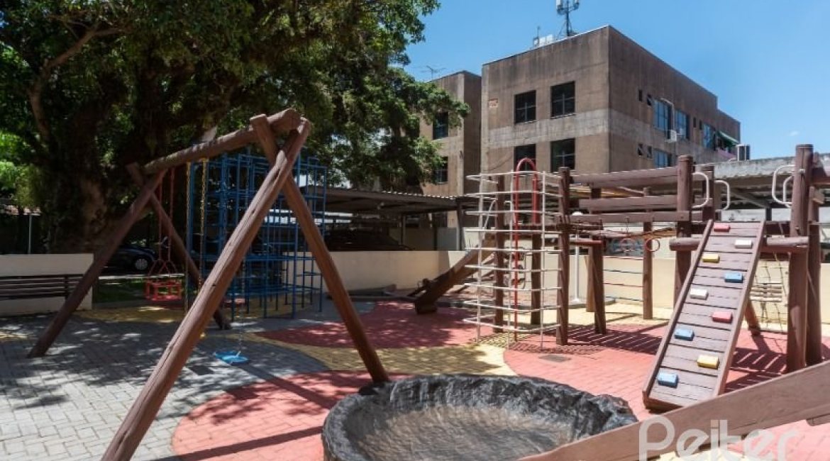 Apartamento à venda com 94m², 3 dormitórios, 1 suíte, 2 vagas, no bairro Tristeza em Porto Alegre