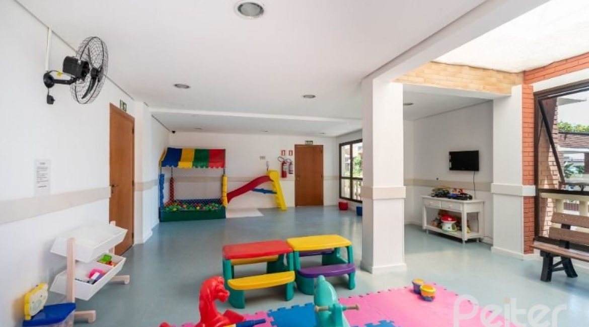 Apartamento à venda com 94m², 3 dormitórios, 1 suíte, 2 vagas, no bairro Tristeza em Porto Alegre