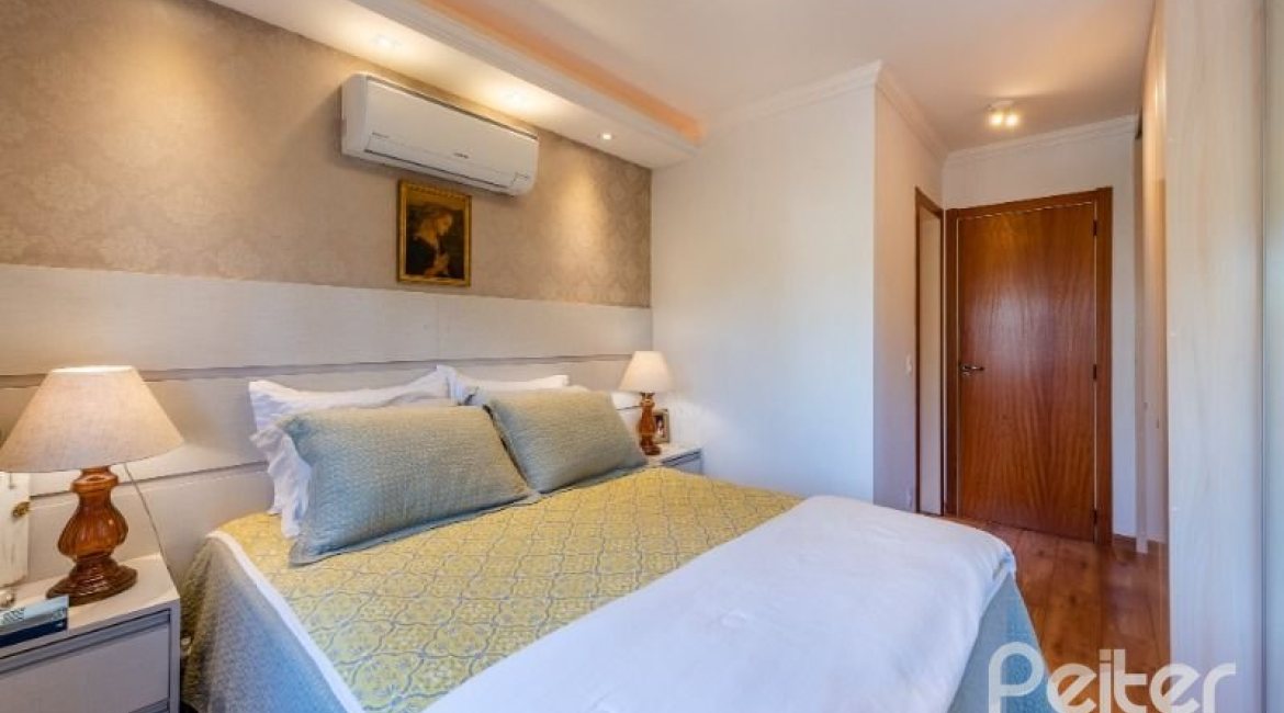 Apartamento à venda com 94m², 3 dormitórios, 1 suíte, 2 vagas, no bairro Tristeza em Porto Alegre