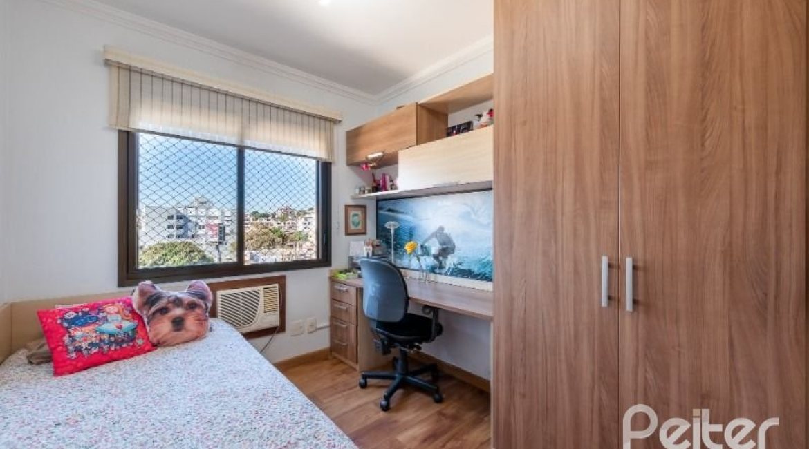 Apartamento à venda com 94m², 3 dormitórios, 1 suíte, 2 vagas, no bairro Tristeza em Porto Alegre