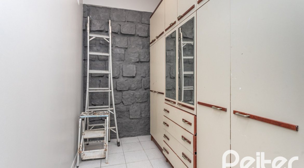 Casa em Condomínio à venda com 322m², 3 dormitórios, 1 suíte, 4 vagas, no bairro Jardim Isabel em Porto Alegre