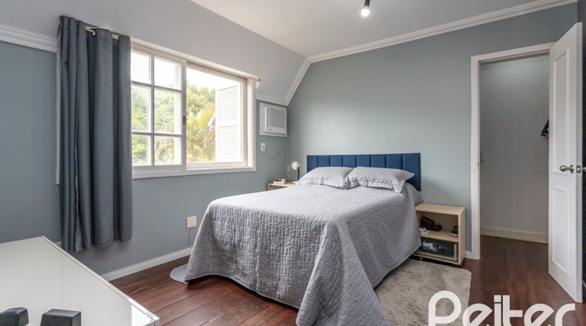 Casa em Condomínio à venda com 322m², 3 dormitórios, 1 suíte, 4 vagas, no bairro Jardim Isabel em Porto Alegre