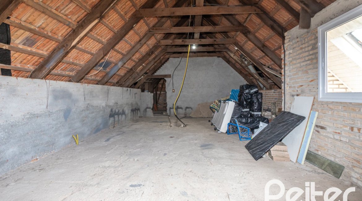 Casa em Condomínio à venda com 322m², 3 dormitórios, 1 suíte, 4 vagas, no bairro Jardim Isabel em Porto Alegre