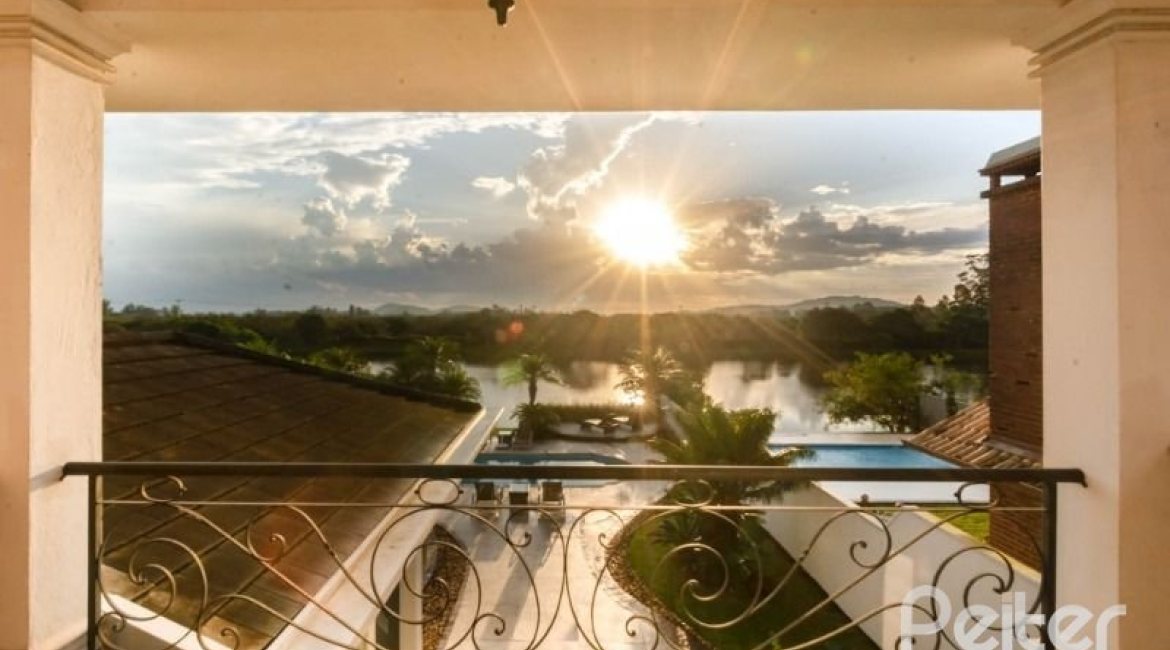 Casa em Condomínio à venda com 338m², 3 dormitórios, 3 suítes, 2 vagas, no bairro Terra Ville em PORTO ALEGRE