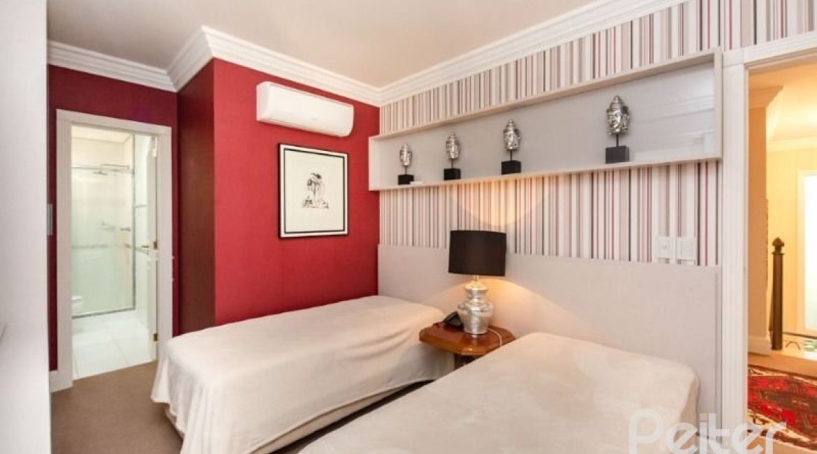 Casa em Condomínio à venda com 338m², 3 dormitórios, 3 suítes, 2 vagas, no bairro Terra Ville em PORTO ALEGRE