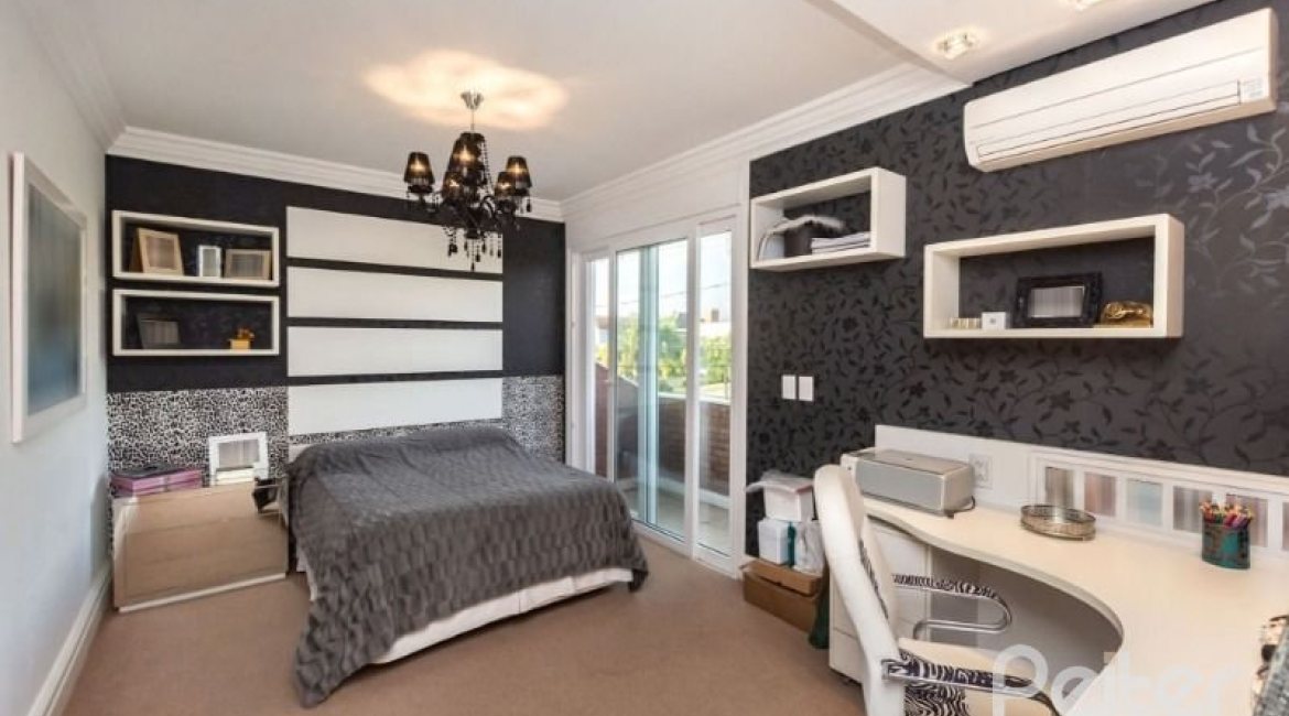 Casa em Condomínio à venda com 338m², 3 dormitórios, 3 suítes, 2 vagas, no bairro Terra Ville em PORTO ALEGRE