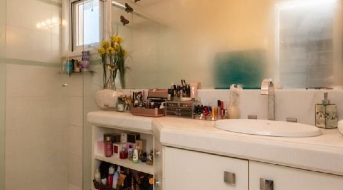 Casa em Condomínio à venda com 338m², 3 dormitórios, 3 suítes, 2 vagas, no bairro Terra Ville em PORTO ALEGRE