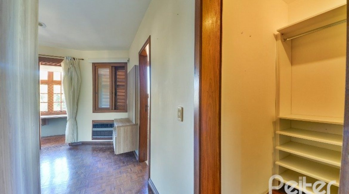 Casa em Condomínio à venda com 317m², 4 dormitórios, 4 suítes, 4 vagas, no bairro Tristeza em Porto Alegre