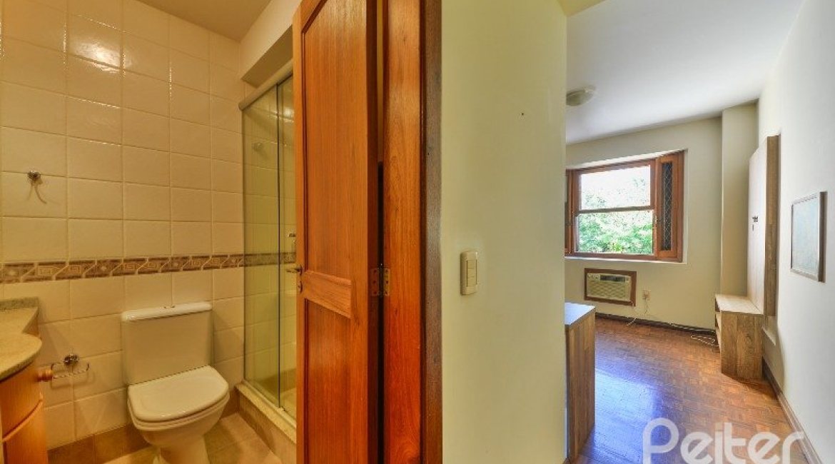 Casa em Condomínio à venda com 317m², 4 dormitórios, 4 suítes, 4 vagas, no bairro Tristeza em Porto Alegre