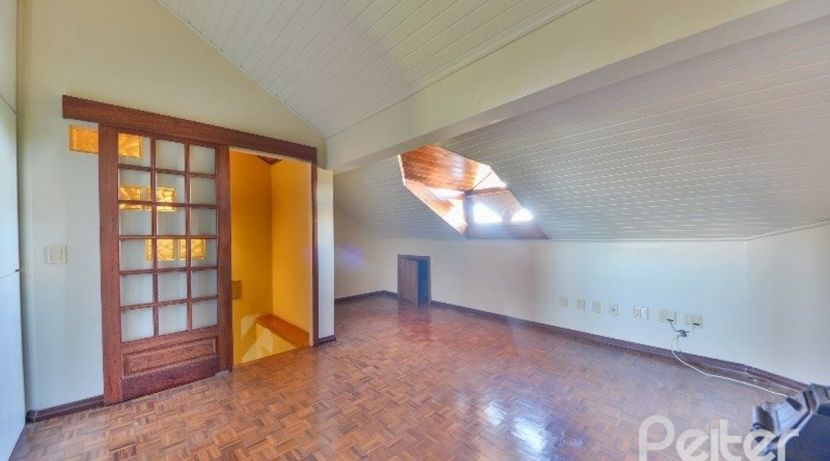 Casa em Condomínio à venda com 317m², 4 dormitórios, 4 suítes, 4 vagas, no bairro Tristeza em Porto Alegre