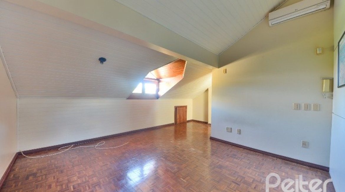 Casa em Condomínio à venda com 317m², 4 dormitórios, 4 suítes, 4 vagas, no bairro Tristeza em Porto Alegre