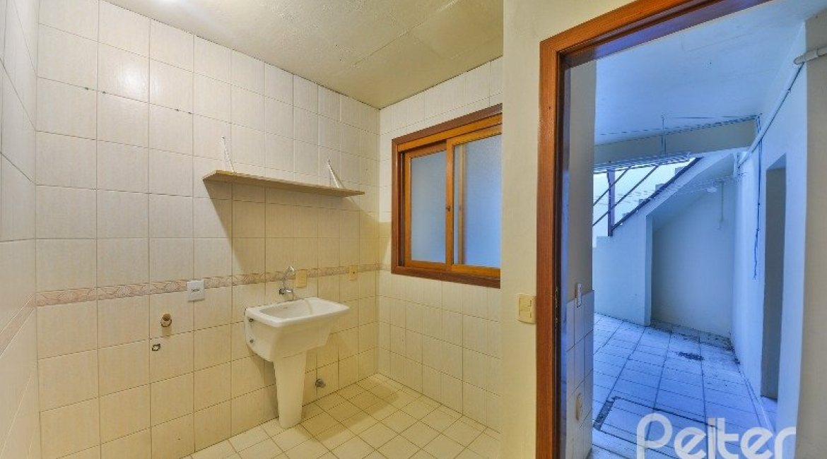 Casa em Condomínio à venda com 317m², 4 dormitórios, 4 suítes, 4 vagas, no bairro Tristeza em Porto Alegre