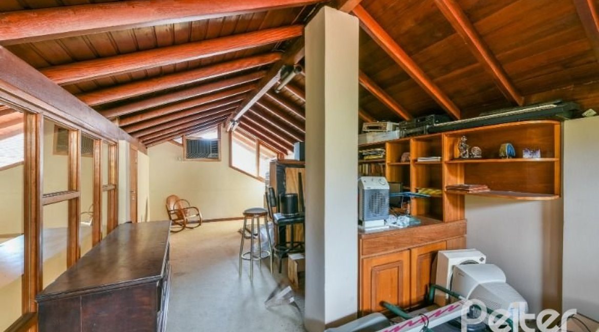 Casa em Condomínio à venda com 320m², 4 dormitórios, 4 suítes, 10 vagas, no bairro Cavalhada em PORTO ALEGRE