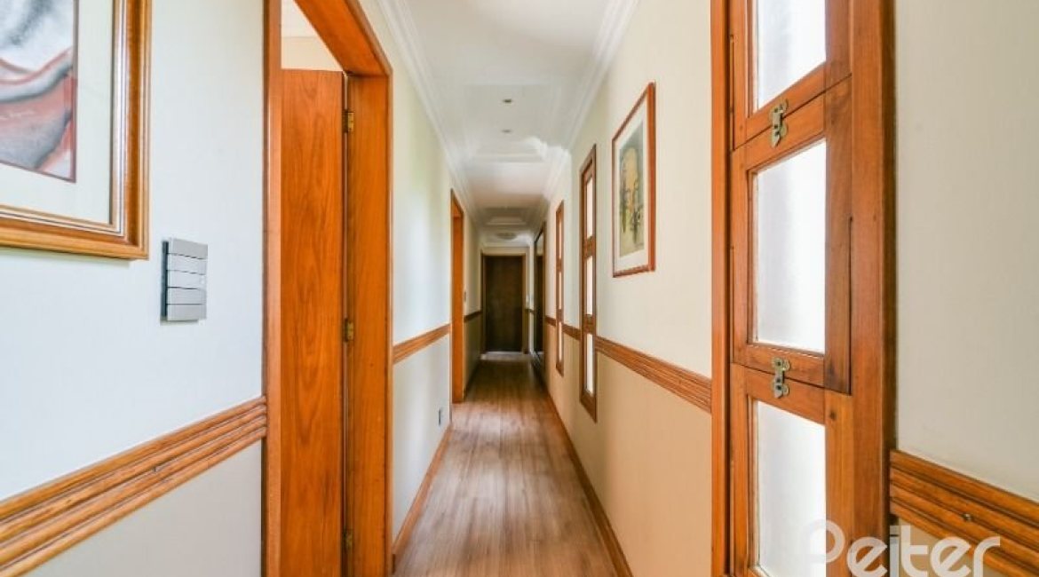 Casa em Condomínio à venda com 320m², 4 dormitórios, 4 suítes, 10 vagas, no bairro Cavalhada em PORTO ALEGRE