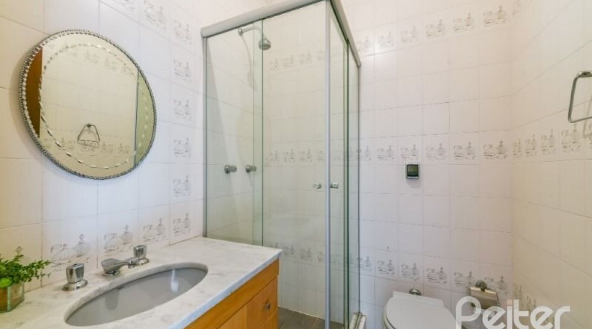 Casa em Condomínio à venda com 320m², 4 dormitórios, 4 suítes, 10 vagas, no bairro Cavalhada em PORTO ALEGRE