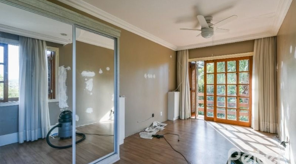 Casa em Condomínio à venda com 320m², 4 dormitórios, 4 suítes, 10 vagas, no bairro Cavalhada em PORTO ALEGRE