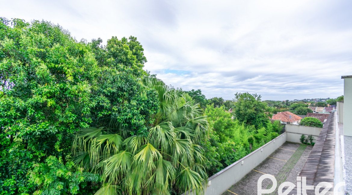 Casa em Condomínio à venda com 240m², 4 dormitórios, 2 suítes, 2 vagas, no bairro Tristeza em Porto Alegre