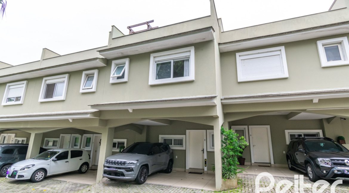 Casa em Condomínio à venda com 240m², 4 dormitórios, 2 suítes, 2 vagas, no bairro Tristeza em Porto Alegre