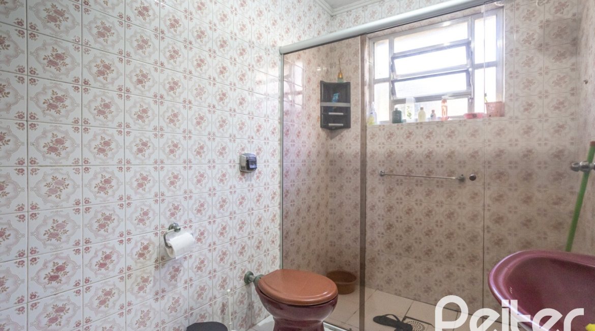 Terreno à venda com 180m², 3 dormitórios, no bairro Tristeza em Porto Alegre