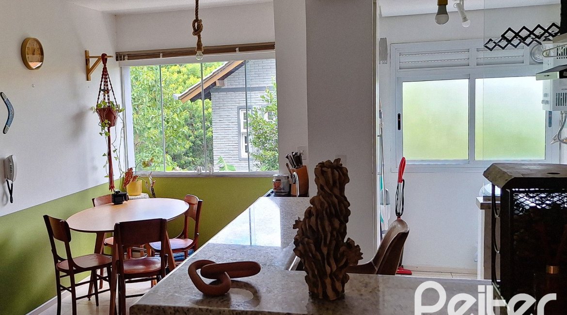 Apartamento à venda com 66m², 3 dormitórios, 1 vaga, no bairro Tristeza em Porto Alegre