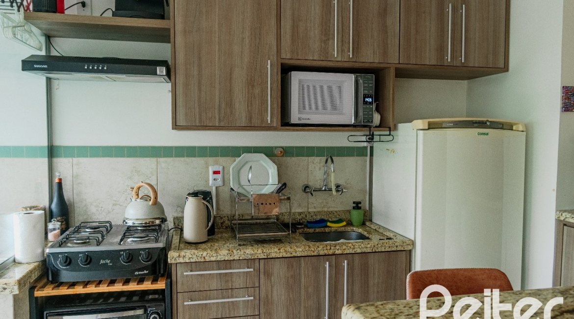 Apartamento à venda com 66m², 3 dormitórios, 1 vaga, no bairro Tristeza em Porto Alegre