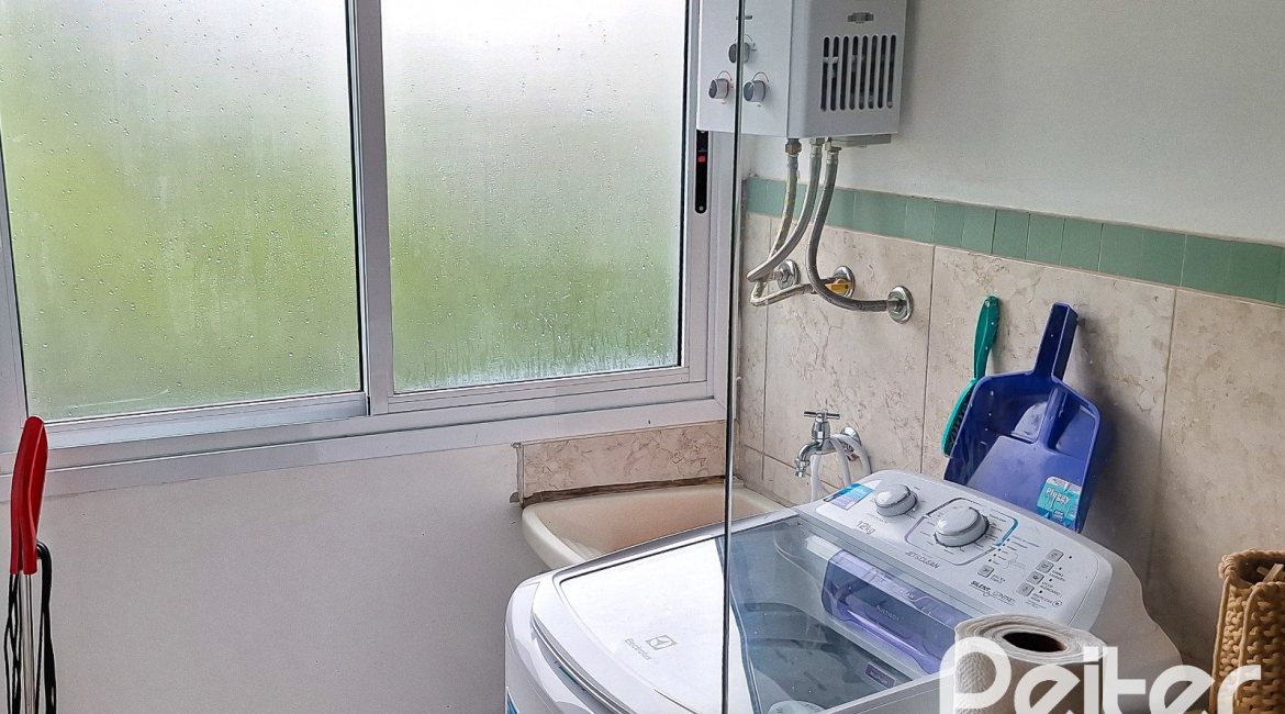 Apartamento à venda com 66m², 3 dormitórios, 1 vaga, no bairro Tristeza em Porto Alegre