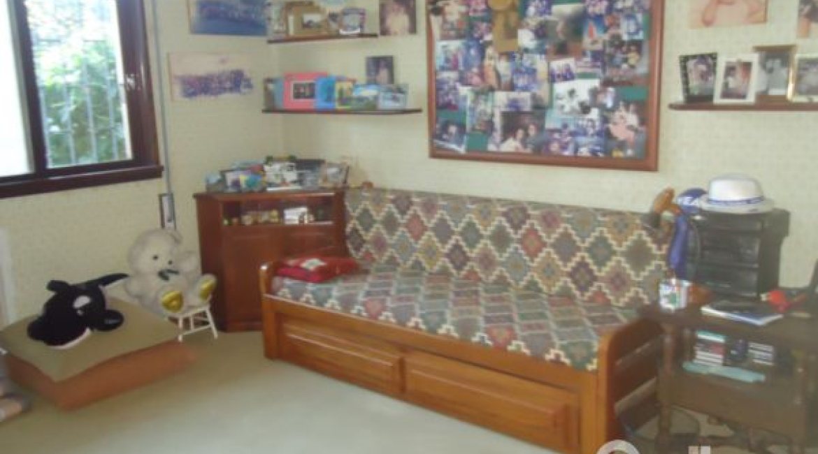 Casa à venda com 495m², 5 dormitórios, 1 suíte, 3 vagas, no bairro Vila Conceição em Porto Alegre