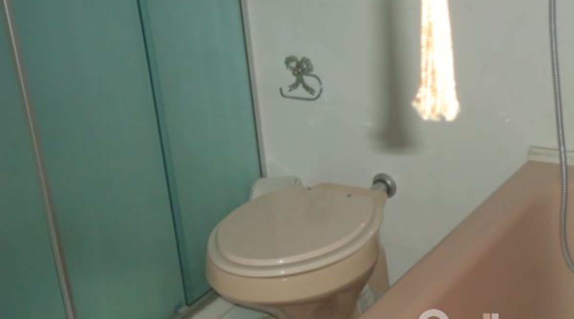 Casa à venda com 495m², 5 dormitórios, 1 suíte, 3 vagas, no bairro Vila Conceição em Porto Alegre