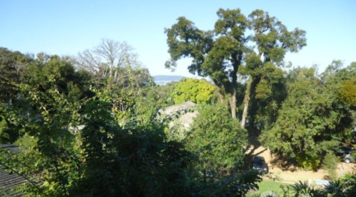 Casa à venda com 495m², 5 dormitórios, 1 suíte, 3 vagas, no bairro Vila Conceição em Porto Alegre