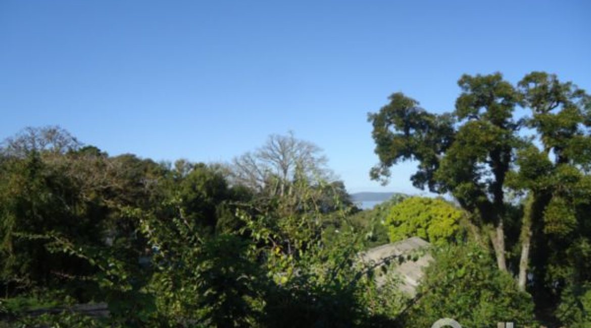 Casa à venda com 495m², 5 dormitórios, 1 suíte, 3 vagas, no bairro Vila Conceição em Porto Alegre