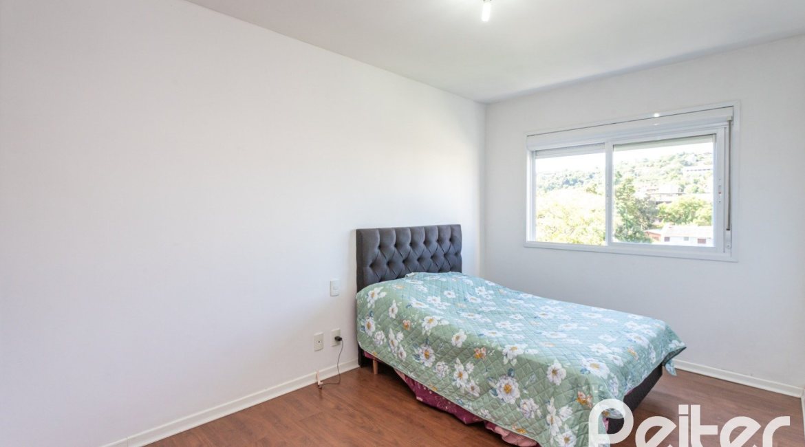 Apartamento à venda com 69m², 2 dormitórios, 1 suíte, 1 vaga, no bairro Tristeza em Porto Alegre