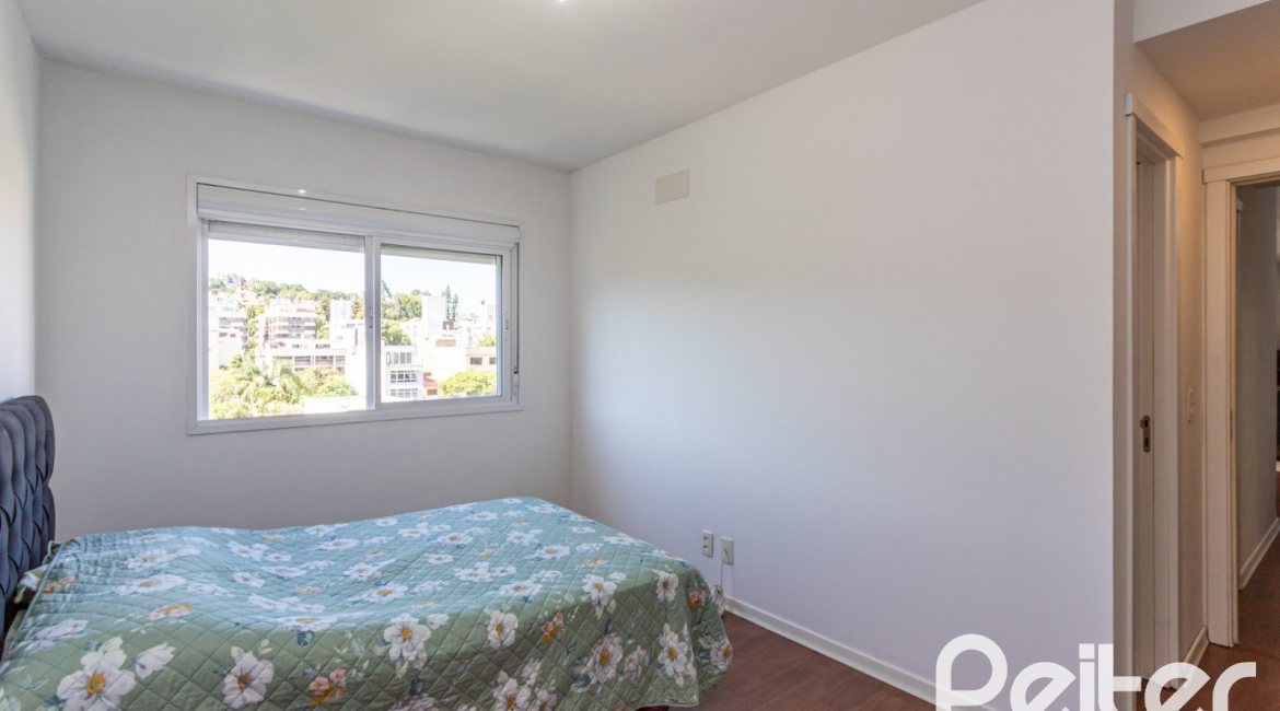 Apartamento à venda com 69m², 2 dormitórios, 1 suíte, 1 vaga, no bairro Tristeza em Porto Alegre