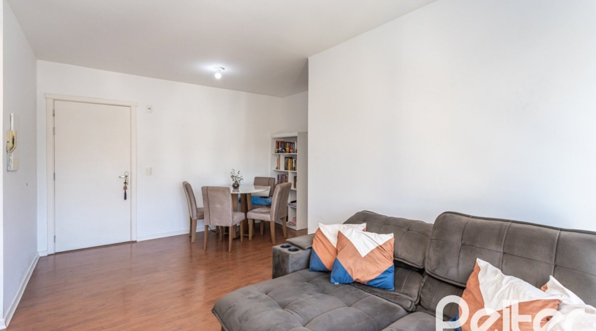 Apartamento à venda com 69m², 2 dormitórios, 1 suíte, 1 vaga, no bairro Tristeza em Porto Alegre