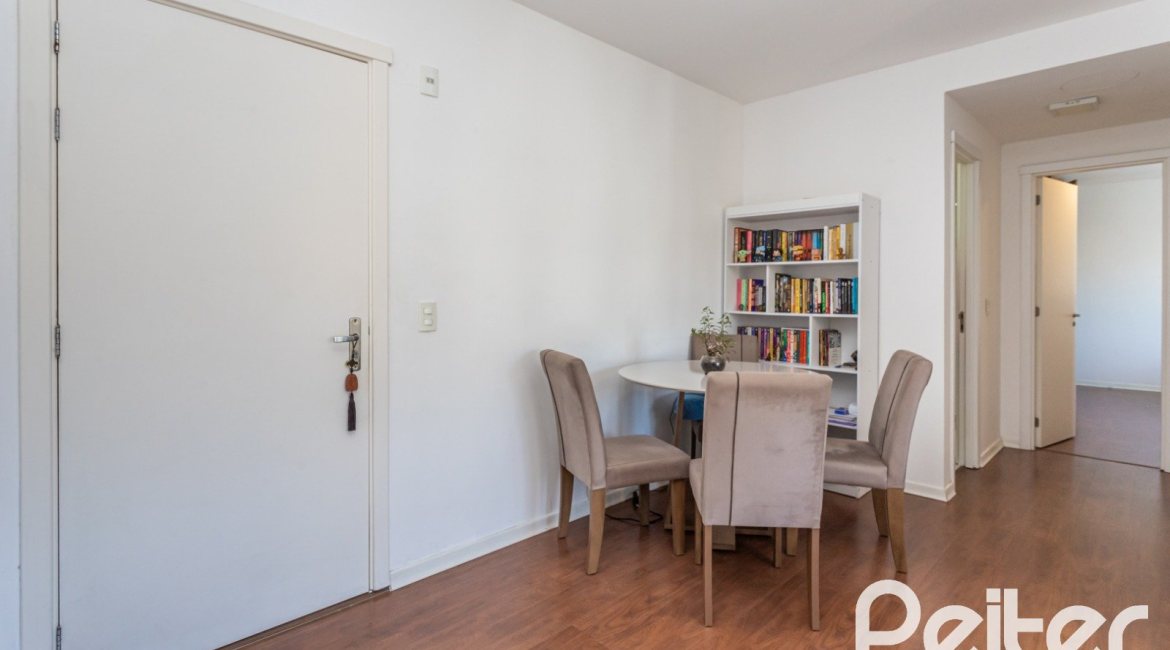 Apartamento à venda com 69m², 2 dormitórios, 1 suíte, 1 vaga, no bairro Tristeza em Porto Alegre