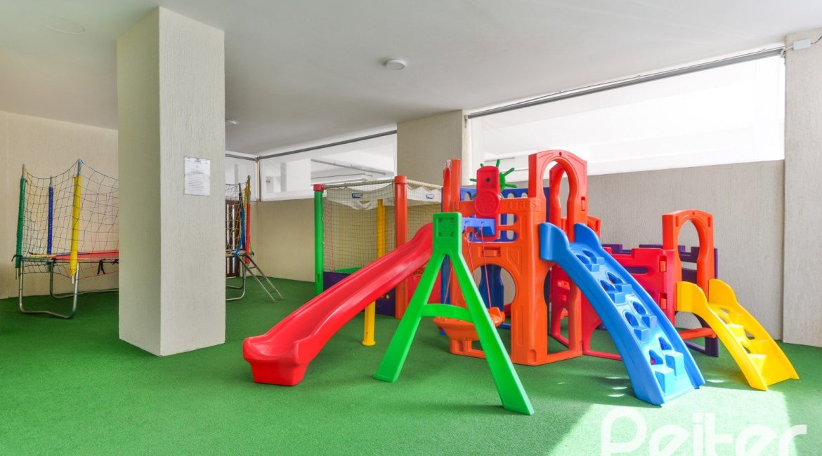 Apartamento à venda com 69m², 2 dormitórios, 1 suíte, 1 vaga, no bairro Tristeza em Porto Alegre