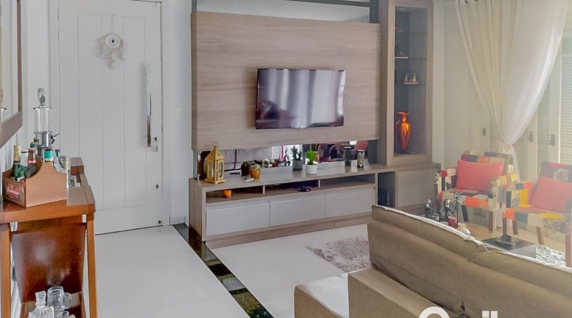 Casa à venda com 304m², 3 dormitórios, 1 suíte, 4 vagas, no bairro Espírito Santo em Porto Alegre