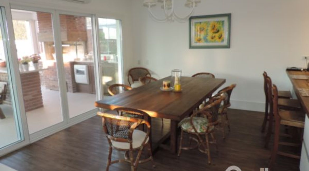 Casa em Condomínio à venda com 392m², 3 dormitórios, 1 suíte, 2 vagas, no bairro Terra Ville em Porto Alegre