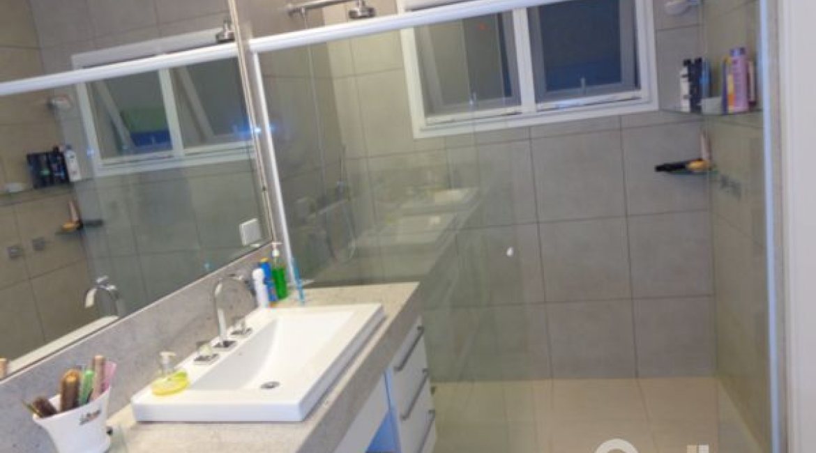 Casa em Condomínio à venda com 392m², 3 dormitórios, 1 suíte, 2 vagas, no bairro Terra Ville em Porto Alegre