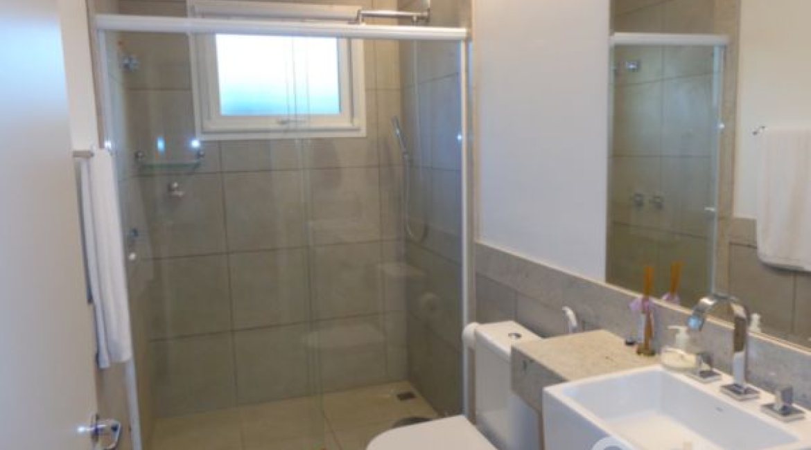 Casa em Condomínio à venda com 392m², 3 dormitórios, 1 suíte, 2 vagas, no bairro Terra Ville em Porto Alegre