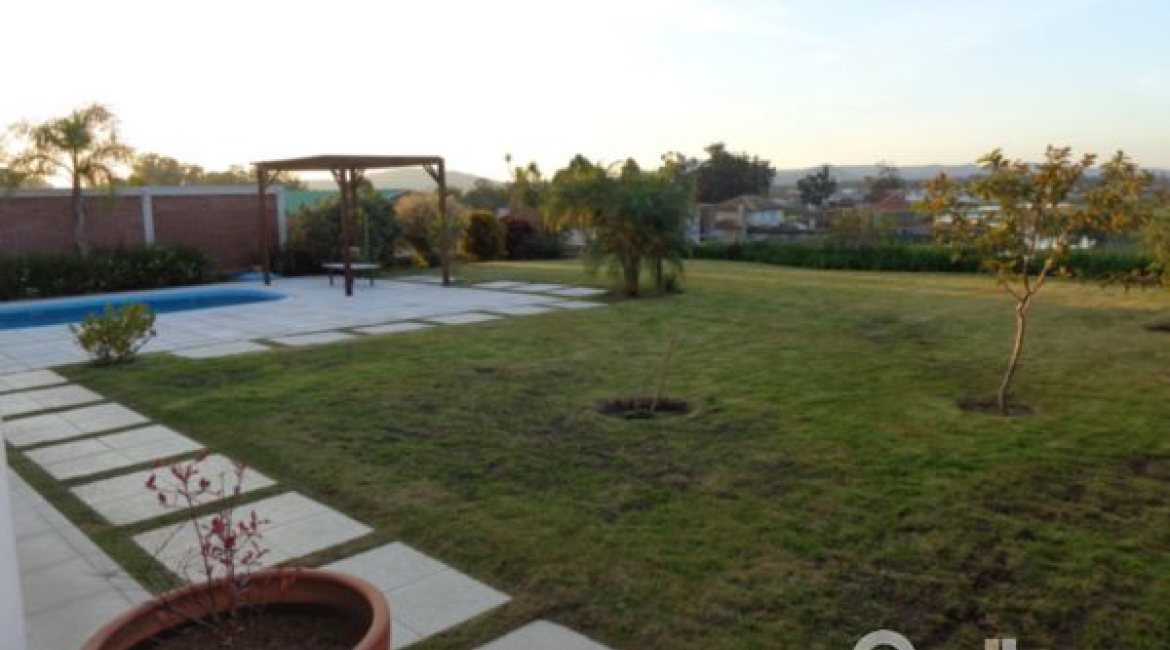 Casa em Condomínio à venda com 392m², 3 dormitórios, 1 suíte, 2 vagas, no bairro Terra Ville em Porto Alegre