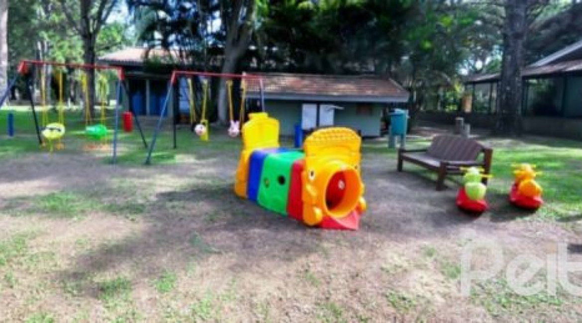 Casa em Condomínio à venda com 392m², 3 dormitórios, 1 suíte, 2 vagas, no bairro Terra Ville em Porto Alegre