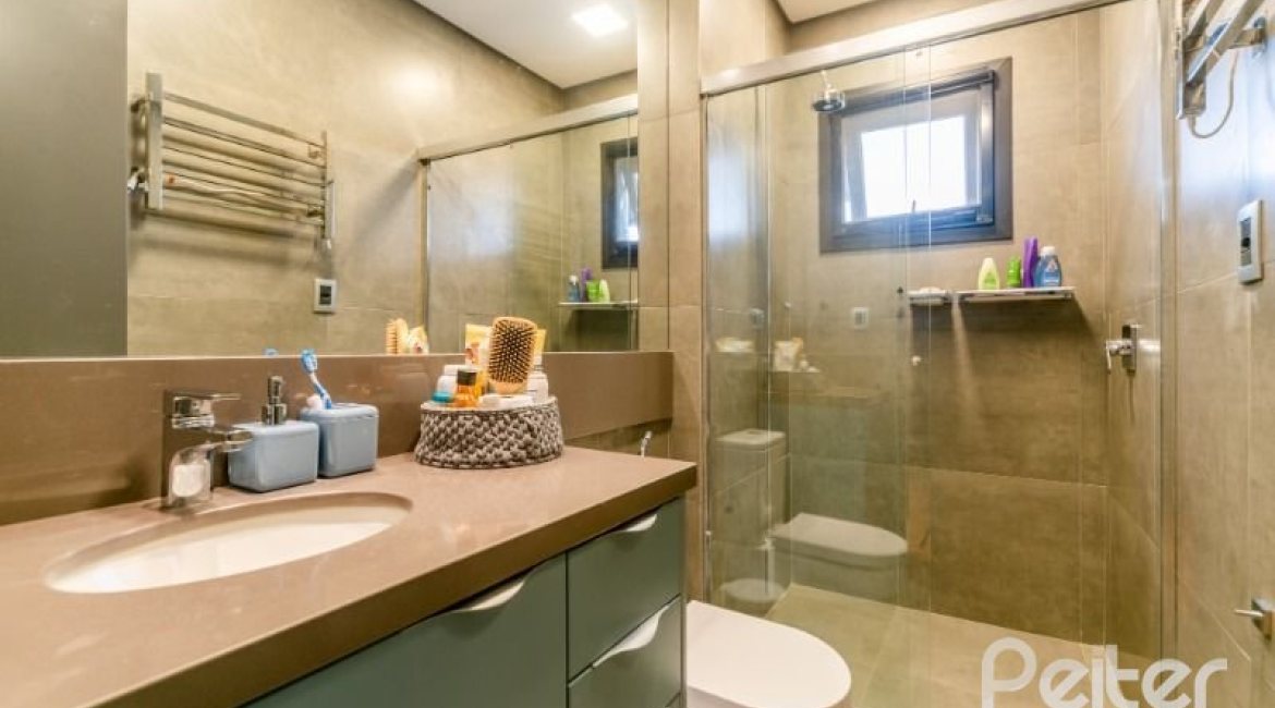 Casa em Condomínio à venda com 560m², 5 dormitórios, 5 suítes, 4 vagas, no bairro Terra Ville em PORTO ALEGRE